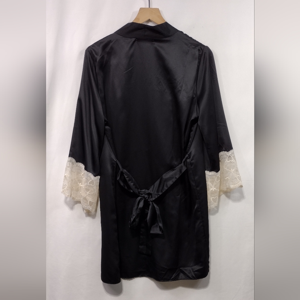Flora by Flora Nikrooz Kit Matte Charmeuse Heart-Lace Wrap Robe Womens S/M Black - Picture 4 of 8